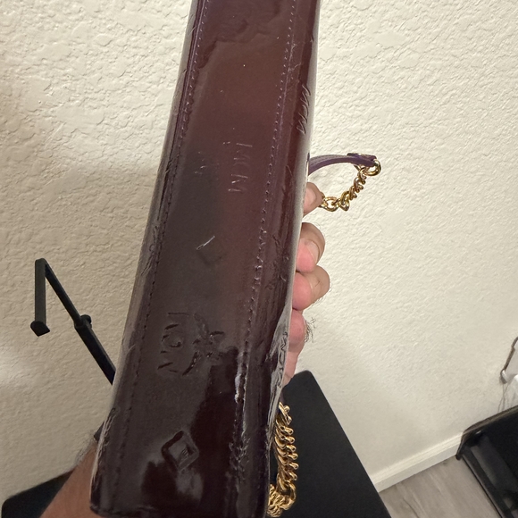 MCM Burgundy and Gold Shoulder Bag - Picture 4 of 5